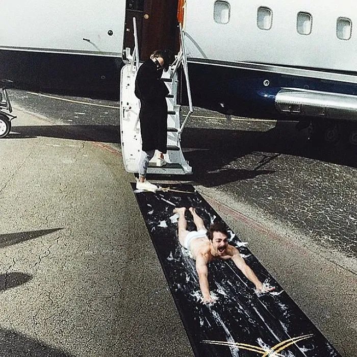 This Guy Won't Stop Photoshopping Himself Into Kendall Jenner's Photos And It Makes Them 10 Times Better