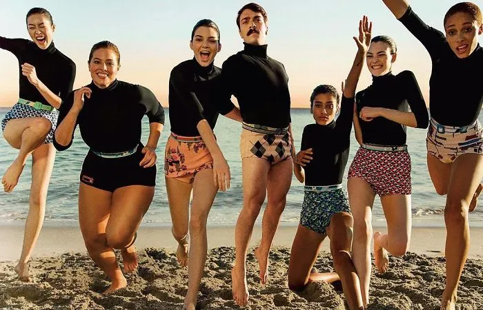 This Guy Won't Stop Photoshopping Himself Into Kendall Jenner's Photos And It Makes Them 10 Times Better