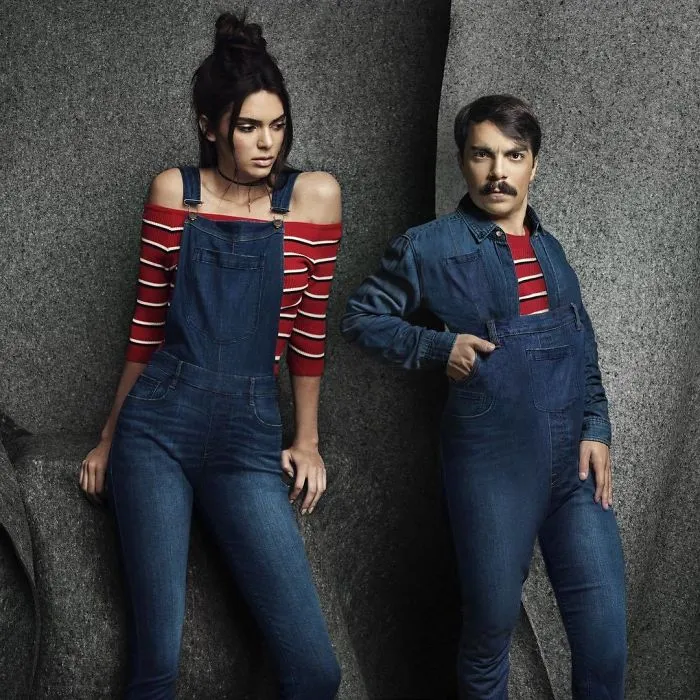 This Guy Won't Stop Photoshopping Himself Into Kendall Jenner's Photos And It Makes Them 10 Times Better