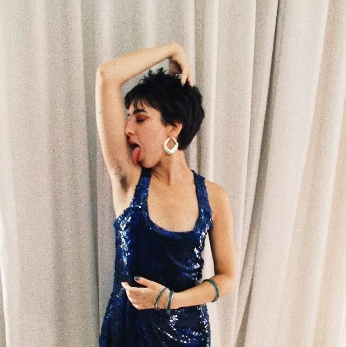 40 Mujeres que eligieron no depilarse por "Januhairy" y comparten fotos de sus progresos