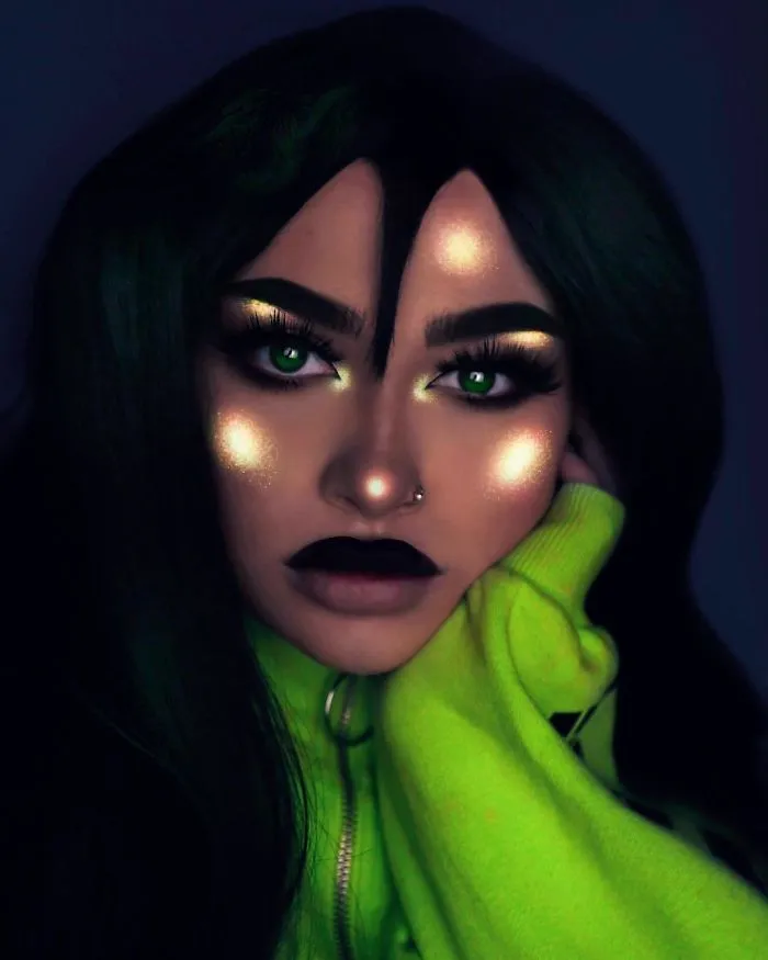 I Use Makeup, UV Paint And Light To Create Glow-In-The-Dark Looks (26 Pics)