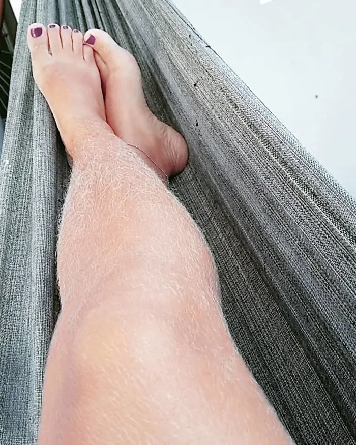 40 Mujeres que eligieron no depilarse por "Januhairy" y comparten fotos de sus progresos
