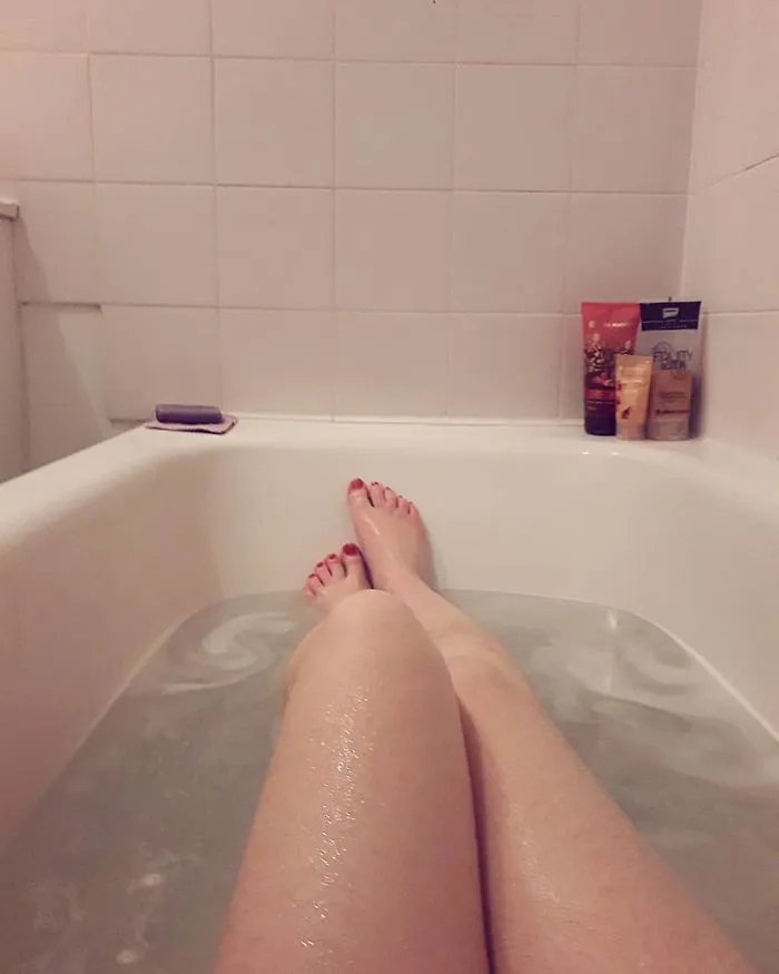 40 Mujeres que eligieron no depilarse por "Januhairy" y comparten fotos de sus progresos