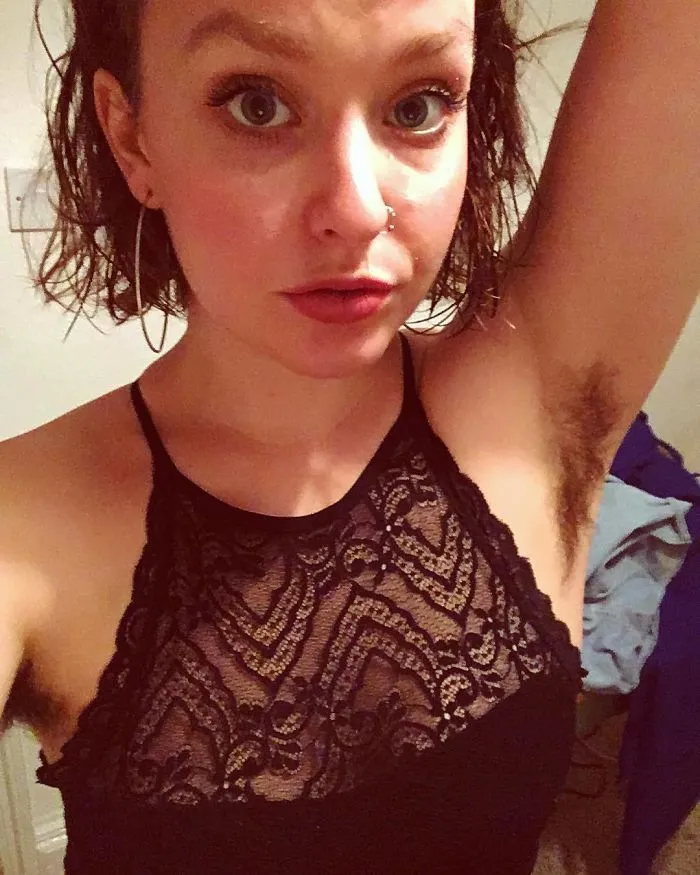 40 Mujeres que eligieron no depilarse por "Januhairy" y comparten fotos de sus progresos