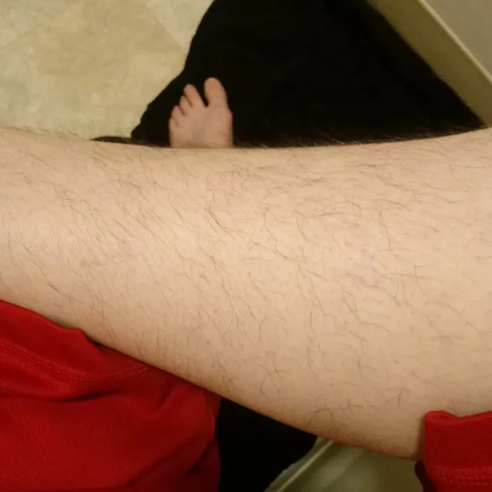 40 Mujeres que eligieron no depilarse por "Januhairy" y comparten fotos de sus progresos