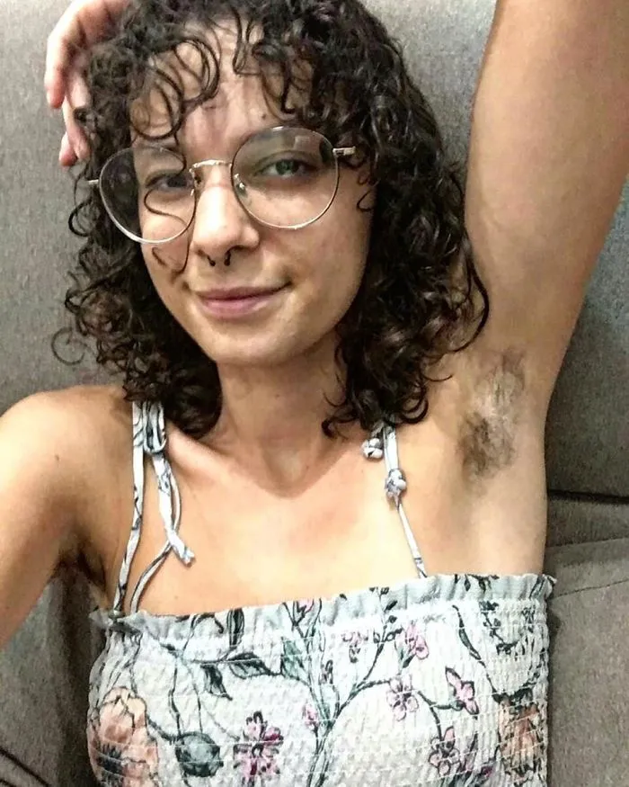 40 Mujeres que eligieron no depilarse por "Januhairy" y comparten fotos de sus progresos