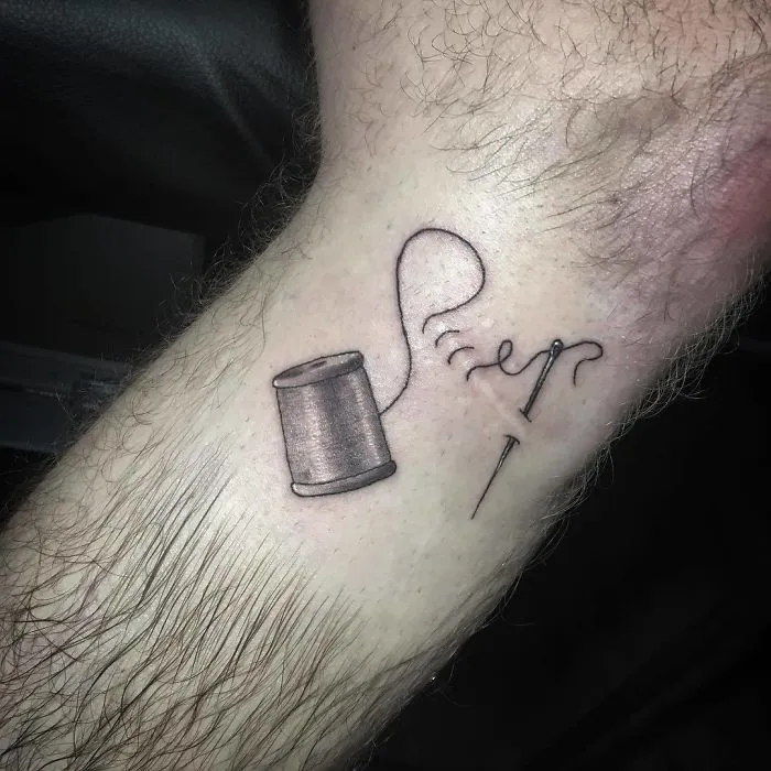 40 Tatuadores que triunfaron cubriendo cicatrices y marcas de nacimiento