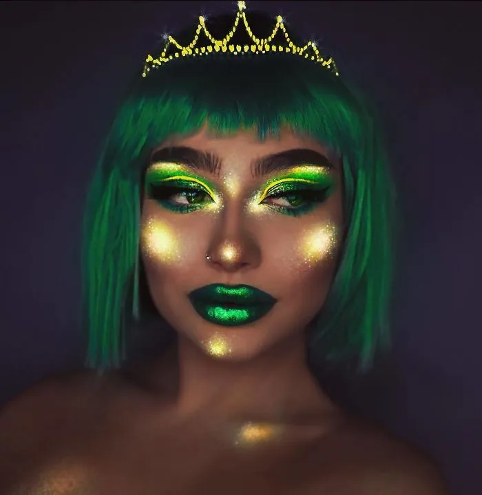 I Use Makeup, UV Paint And Light To Create Glow-In-The-Dark Looks (26 Pics)