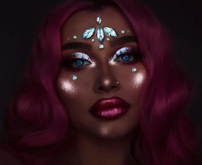 I Use Makeup, UV Paint And Light To Create Glow-In-The-Dark Looks (26 Pics)