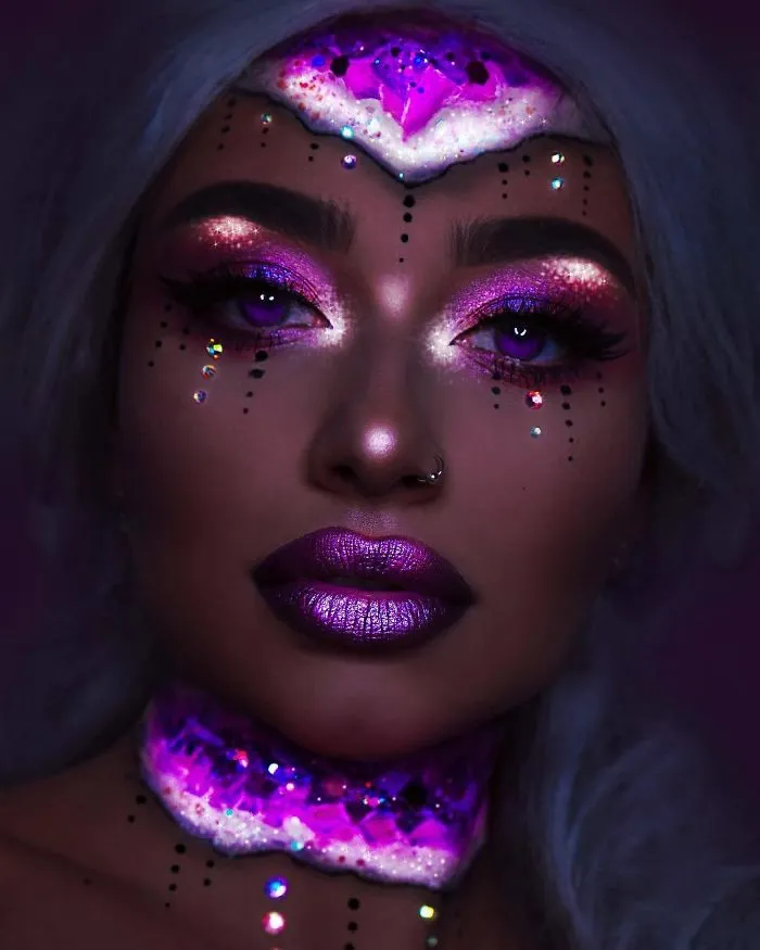 I Use Makeup, UV Paint And Light To Create Glow-In-The-Dark Looks (26 Pics)