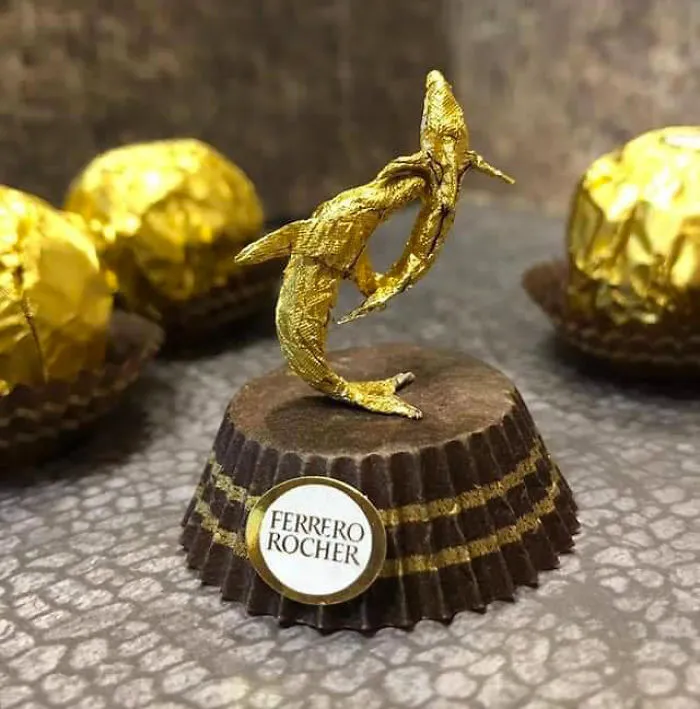 Chinese Artist Creates Tiny Sculptures Using Ferrero Rocher Packaging (28 Pics)