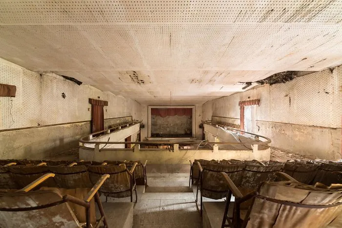 I Travel Europe To Capture The Remains Of Abandoned Theaters