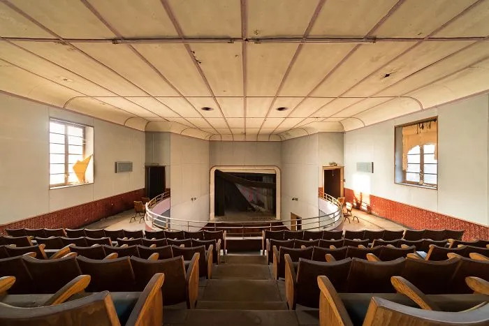 I Travel Europe To Capture The Remains Of Abandoned Theaters