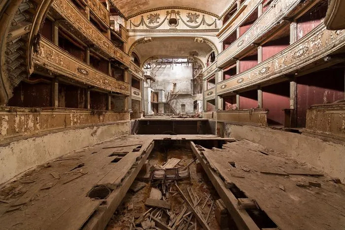 I Travel Europe To Capture The Remains Of Abandoned Theaters