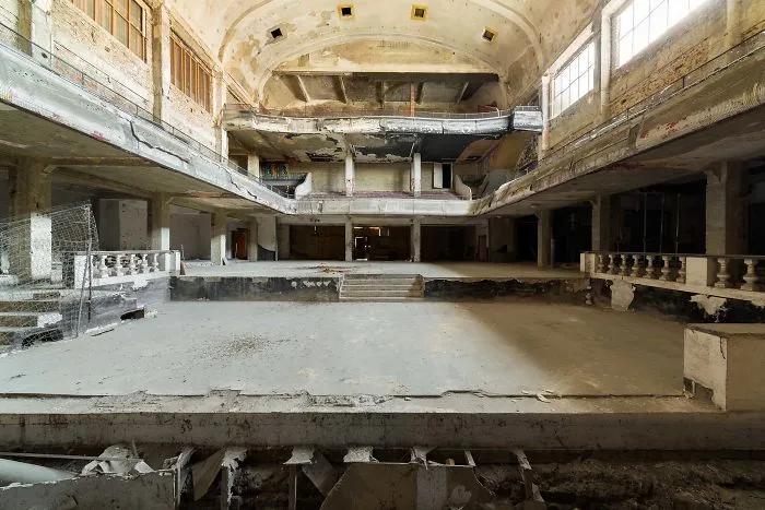 I Travel Europe To Capture The Remains Of Abandoned Theaters
