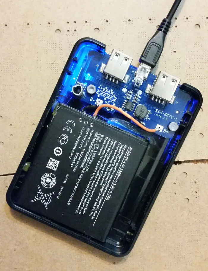 How I Made A Powerbank For Phone From Reused Materials And Trash