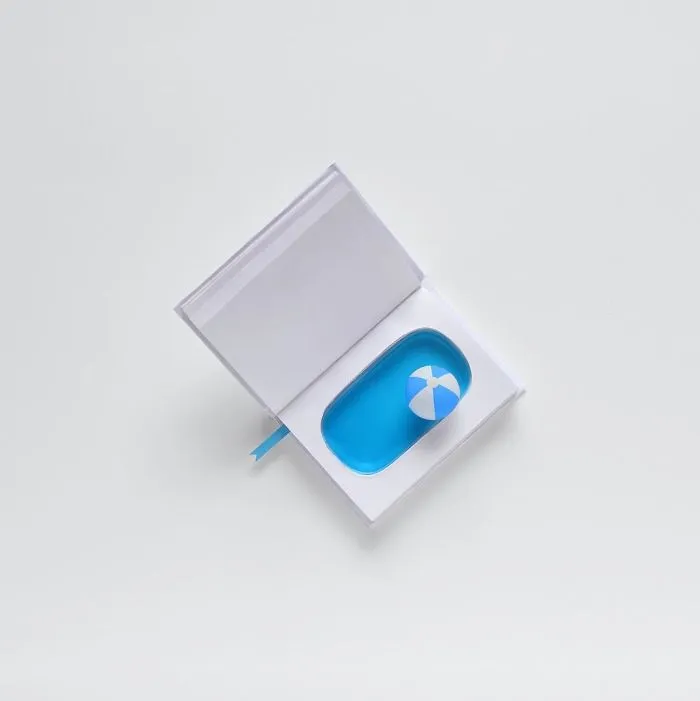 113k Instagram Followers Can't Get Enough Of These Minimalist Everyday-Object Photos By Thai Photographer
