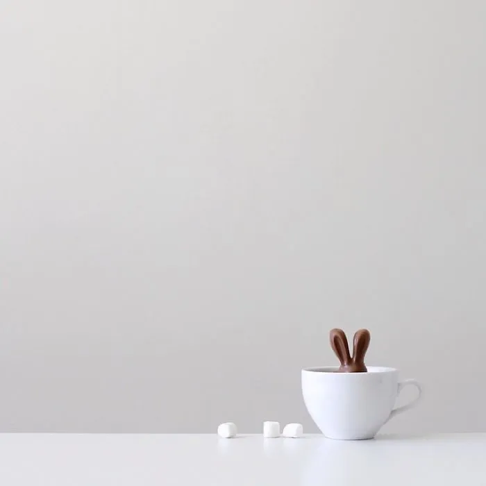 113k Instagram Followers Can't Get Enough Of These Minimalist Everyday-Object Photos By Thai Photographer