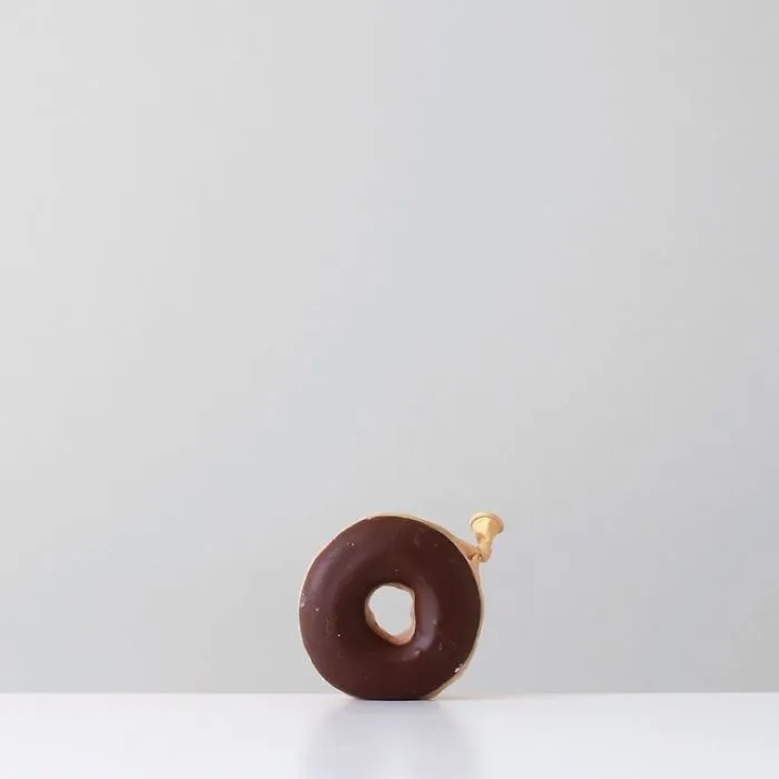 113k Instagram Followers Can't Get Enough Of These Minimalist Everyday-Object Photos By Thai Photographer