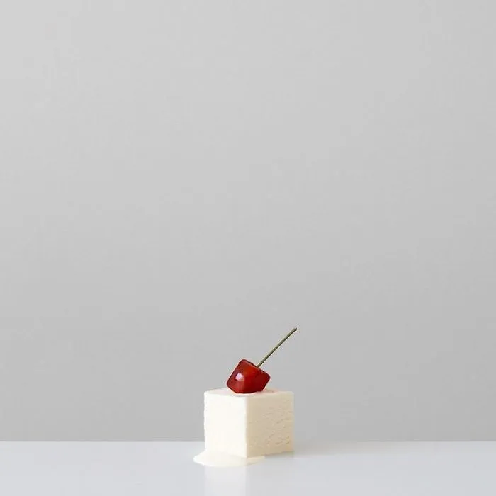 113k Instagram Followers Can't Get Enough Of These Minimalist Everyday-Object Photos By Thai Photographer