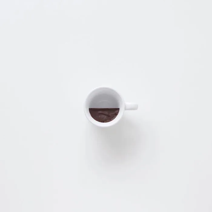 113k Instagram Followers Can't Get Enough Of These Minimalist Everyday-Object Photos By Thai Photographer