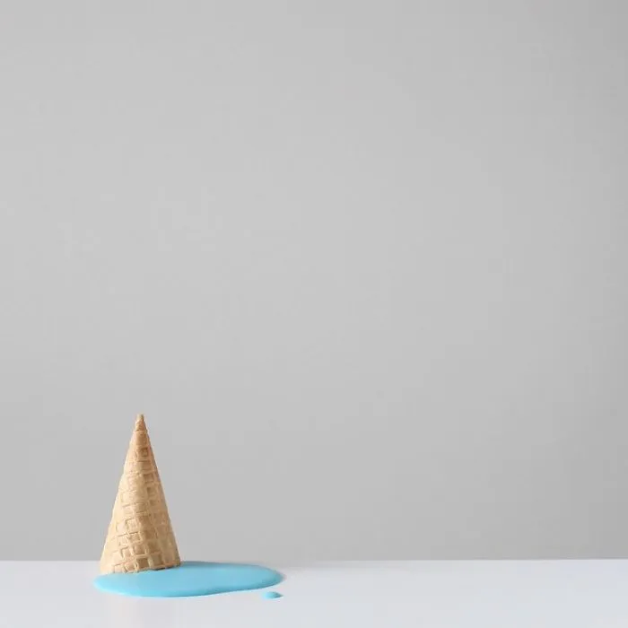 113k Instagram Followers Can't Get Enough Of These Minimalist Everyday-Object Photos By Thai Photographer