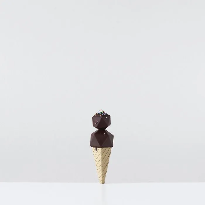 113k Instagram Followers Can't Get Enough Of These Minimalist Everyday-Object Photos By Thai Photographer