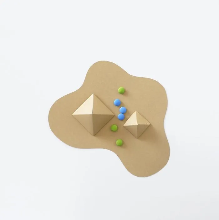 113k Instagram Followers Can't Get Enough Of These Minimalist Everyday-Object Photos By Thai Photographer