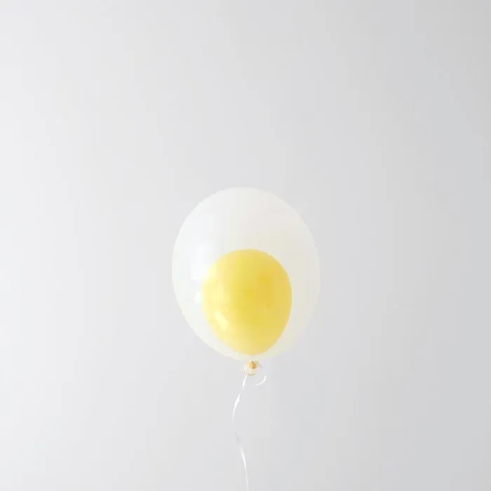 113k Instagram Followers Can't Get Enough Of These Minimalist Everyday-Object Photos By Thai Photographer