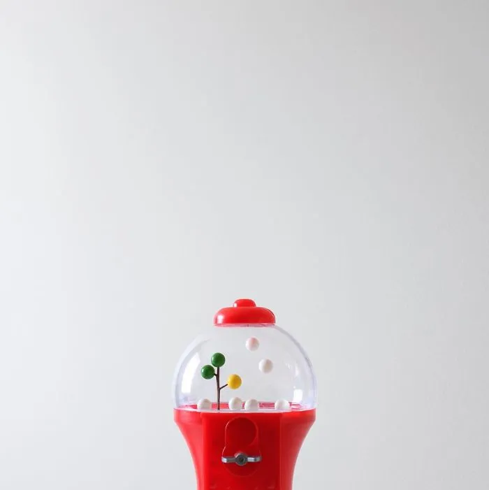 113k Instagram Followers Can't Get Enough Of These Minimalist Everyday-Object Photos By Thai Photographer