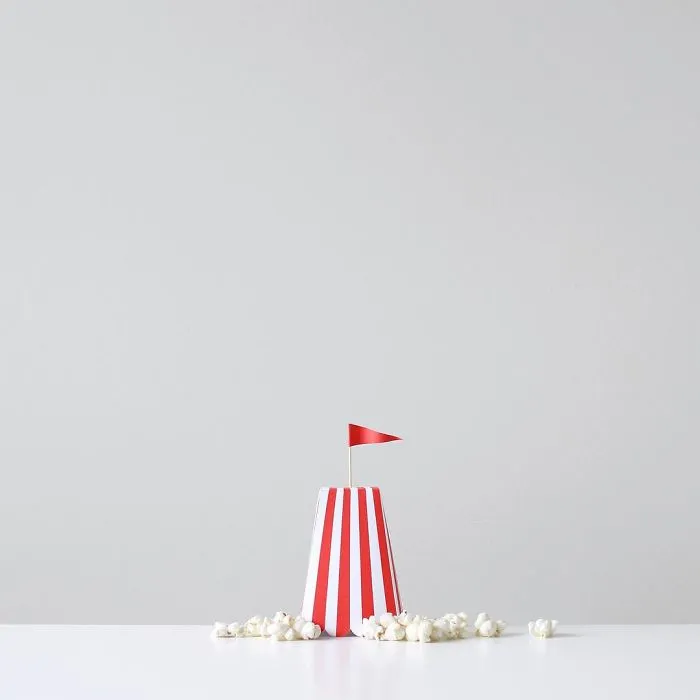 113k Instagram Followers Can't Get Enough Of These Minimalist Everyday-Object Photos By Thai Photographer