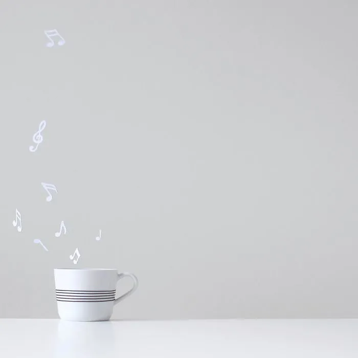 113k Instagram Followers Can't Get Enough Of These Minimalist Everyday-Object Photos By Thai Photographer