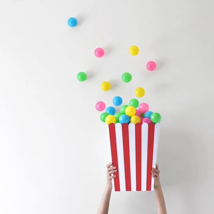 113k Instagram Followers Can't Get Enough Of These Minimalist Everyday-Object Photos By Thai Photographer