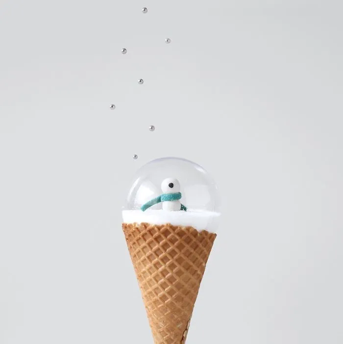 113k Instagram Followers Can't Get Enough Of These Minimalist Everyday-Object Photos By Thai Photographer