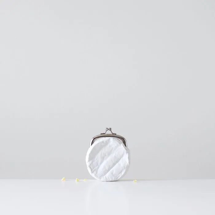 113k Instagram Followers Can't Get Enough Of These Minimalist Everyday-Object Photos By Thai Photographer