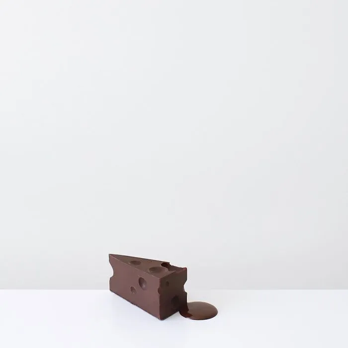 113k Instagram Followers Can't Get Enough Of These Minimalist Everyday-Object Photos By Thai Photographer