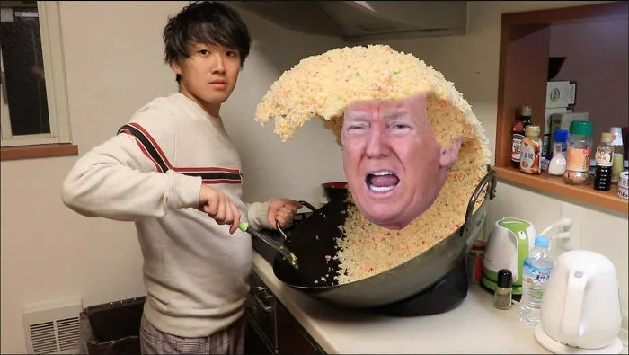 Alguien publica la foto de un chico junto a una ola gigante de arroz y la gente empieza a photoshopearlo de inmediato