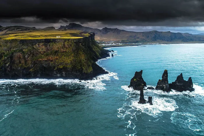 Reynisdrangar, por Balazs3