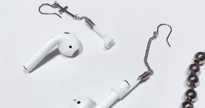 In Order Not To Lose Her AirPods, This Woman Literally Pierced Them Through Her Ears