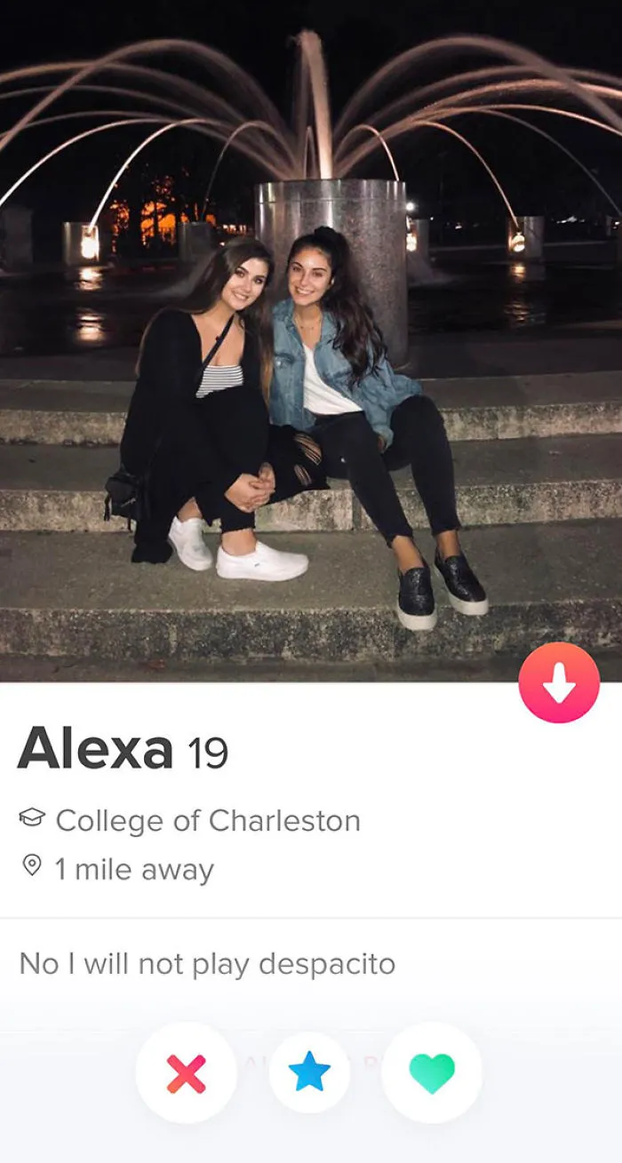 Tinder profile of Alexa, 19, with a humorous bio, sitting by a fountain at night in a funny Tinder profiles collection.