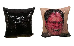 My Girlfriend Is Obsessed With 'The Office' So I Made This Cushion For Her