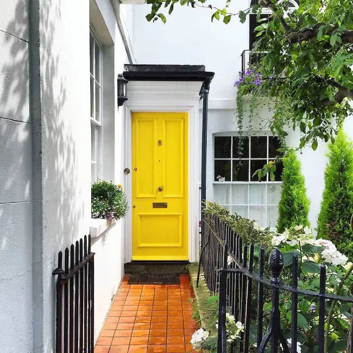 Esta mujer capta las puertas más bellas de Londres, y parecen salidas de una película de Wes Anderson