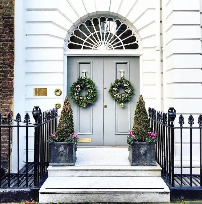 Woman Captures London's Most Beautiful Front Doors And They Look Straight Out Of A Wes Anderson Movie