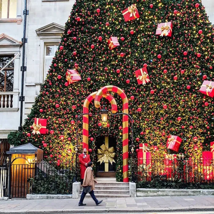 Woman Captures London's Most Beautiful Front Doors And They Look Straight Out Of A Wes Anderson Movie