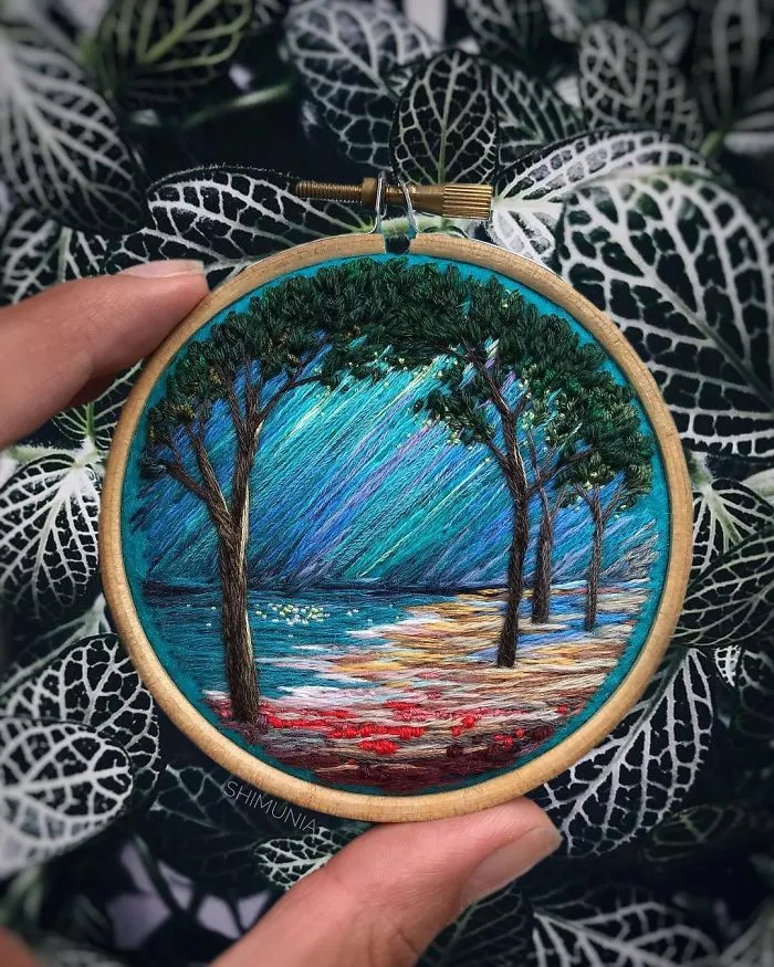 Russian Artist Pushes Embroidery To Its Limits, Making It Look Like Paint