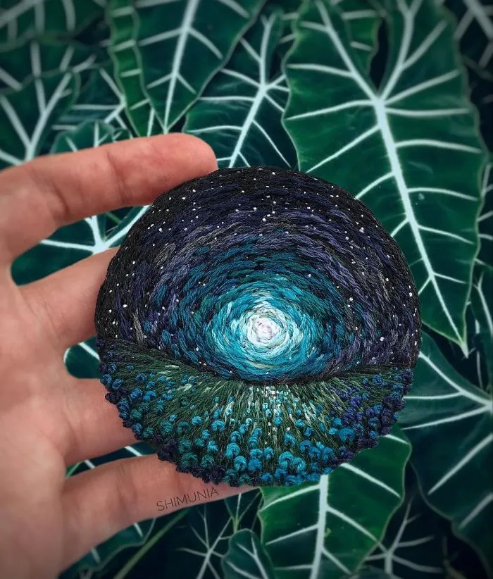 Russian Artist Pushes Embroidery To Its Limits, Making It Look Like Paint