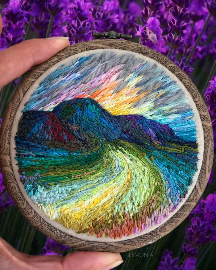 Esta bordadora usa hilo en vez de pintura para crear increíbles escenas de paisajes (Nuevas imágenes)