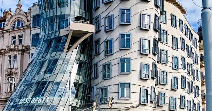 These 21 Buildings By Architect Frank Gehry Actually Exist And They Look Like They Are From A Sci-Fi Movie