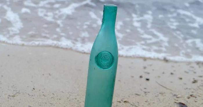I Spend Days Looking For Sea Treasures On The Beach And Here Are 38 Most Interesting Things I've Found