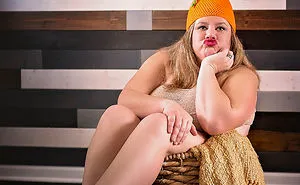 I Asked My 34-Year-Old Friend To Pose For A Newborn Photo Session